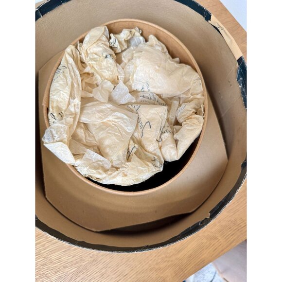 Vintage Gwen Pennington Black Beaded Pillbox Hat w/Bee Hats Box - Picture 11 of 16